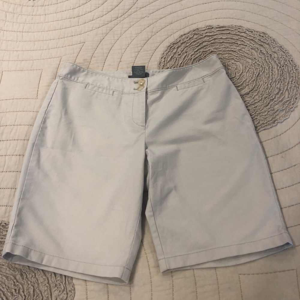 ANN TAYLOR Women Shorts, Size 10P